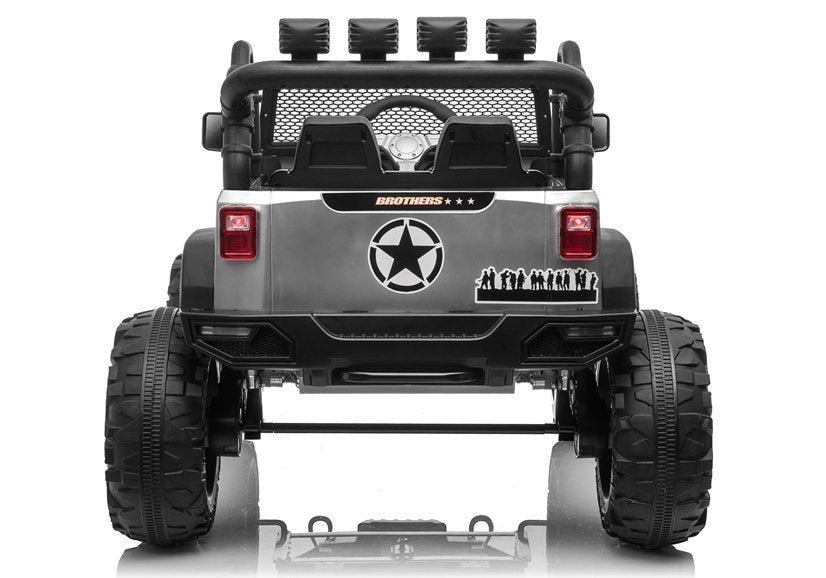 Elektrické auto Jeep JC666 na akumulator lakované stříbrné