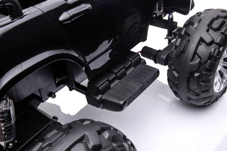 Elektrické auto Mercedes DK MT950 4x4 lakované černé