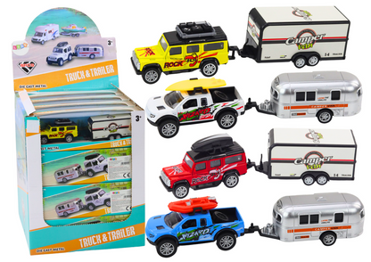 Terénní auto s přívěsem a karavanem – kovový pohon