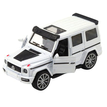 Kovové terénní auto s pull-back pohonem a otevíracími dveřmi