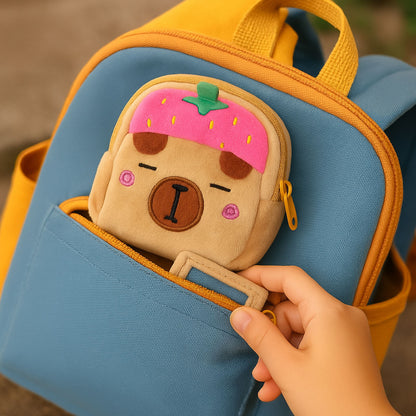 Plyšová peněženka s klíčenkou Kapybara Jahoda růžová 9,5 × 8 cm