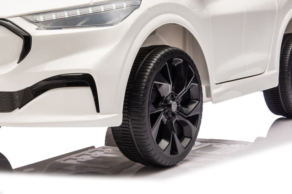 Elektrické autíčko Ford Mustang Mach-E 24V – bílé