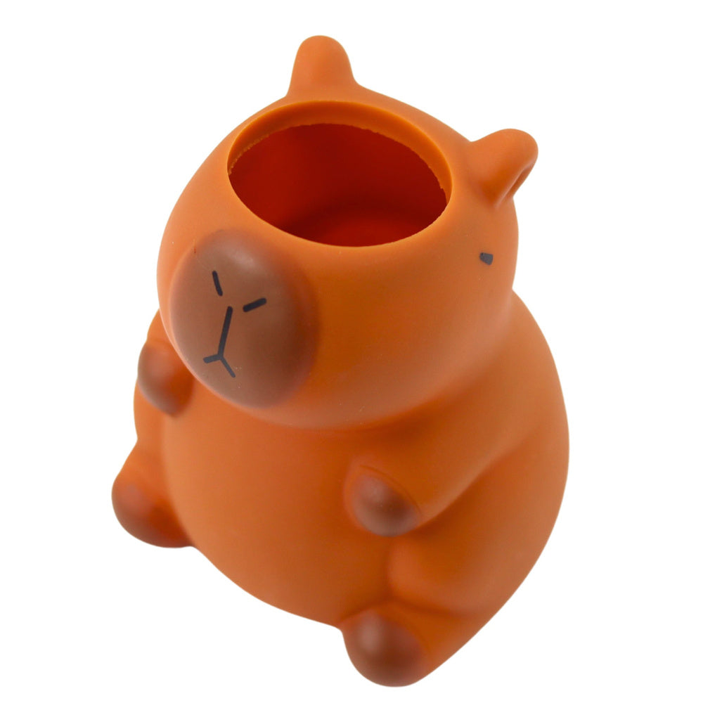 Stojánek na tužky Kapybara – hnědý organizér 10 cm