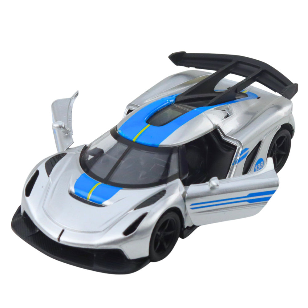 Sportovní auto kovové s otevíracími dveřmi 1:32 – stříbrné