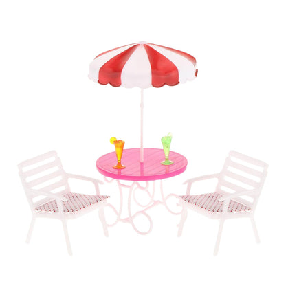 Letní rezort pro panenky s bazénem, skluzavkou a lehátky