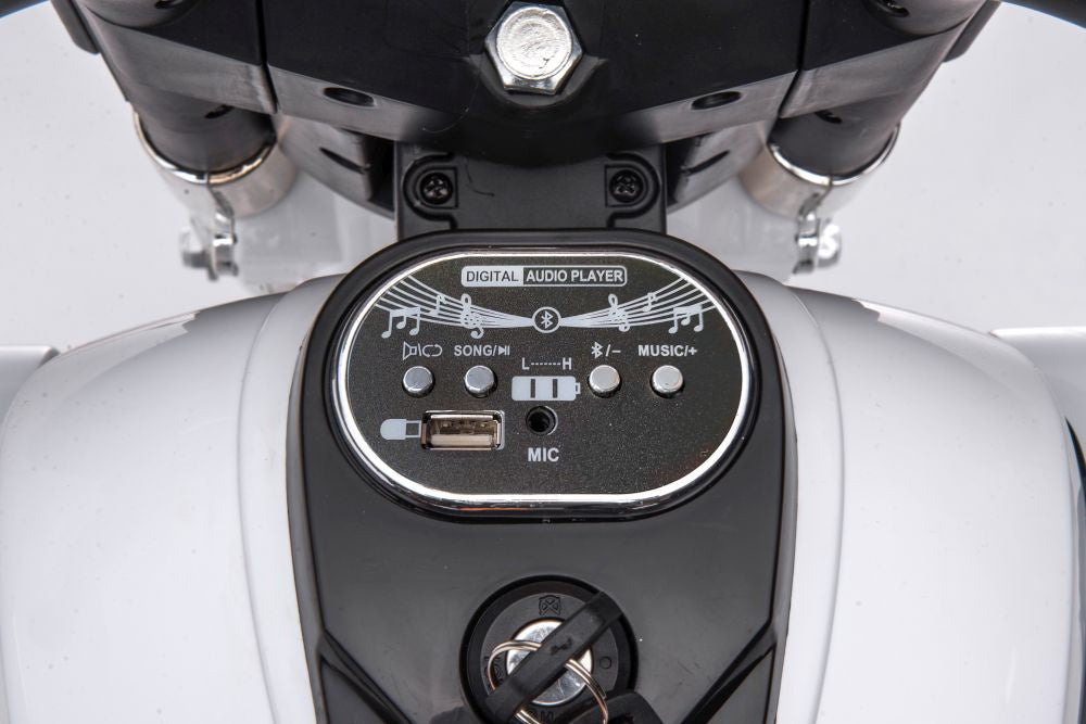 Dětská elektrická motorka trojkolka Goldwing bílá
