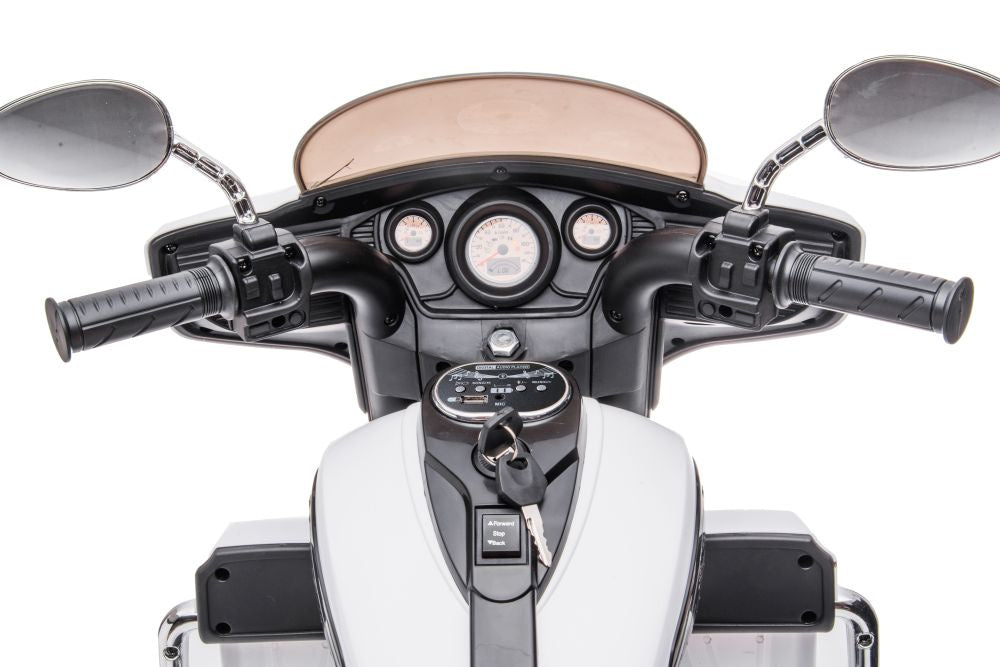 Dětská elektrická motorka trojkolka Goldwing bílá