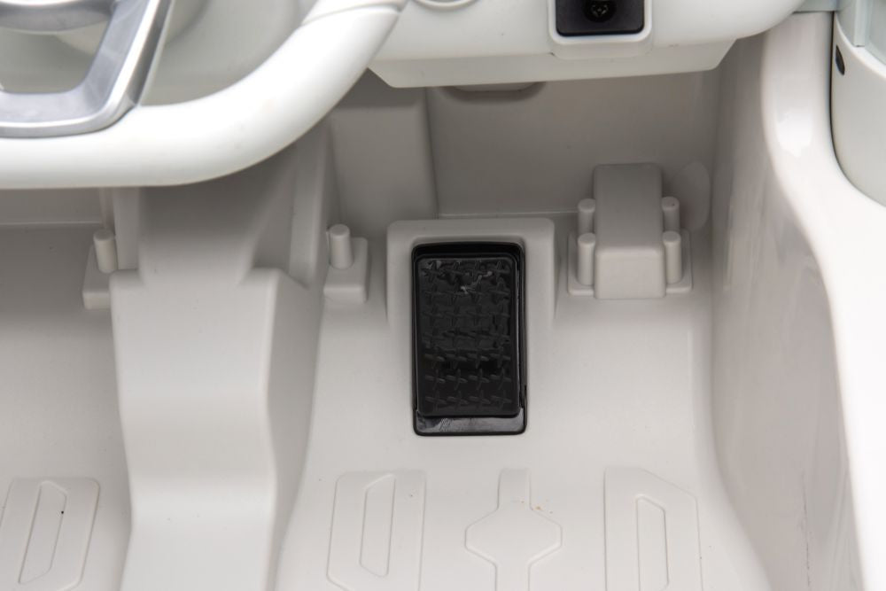 Dětské elektrické auto Mercedes EQG 4x4 bílé