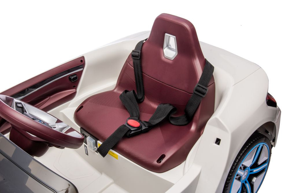 Elektrické auto BMW I4 4x4 na akumulátor bílé