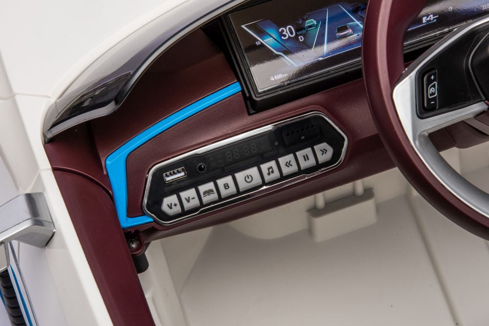 Elektrické auto BMW I4 4x4 na akumulátor bílé