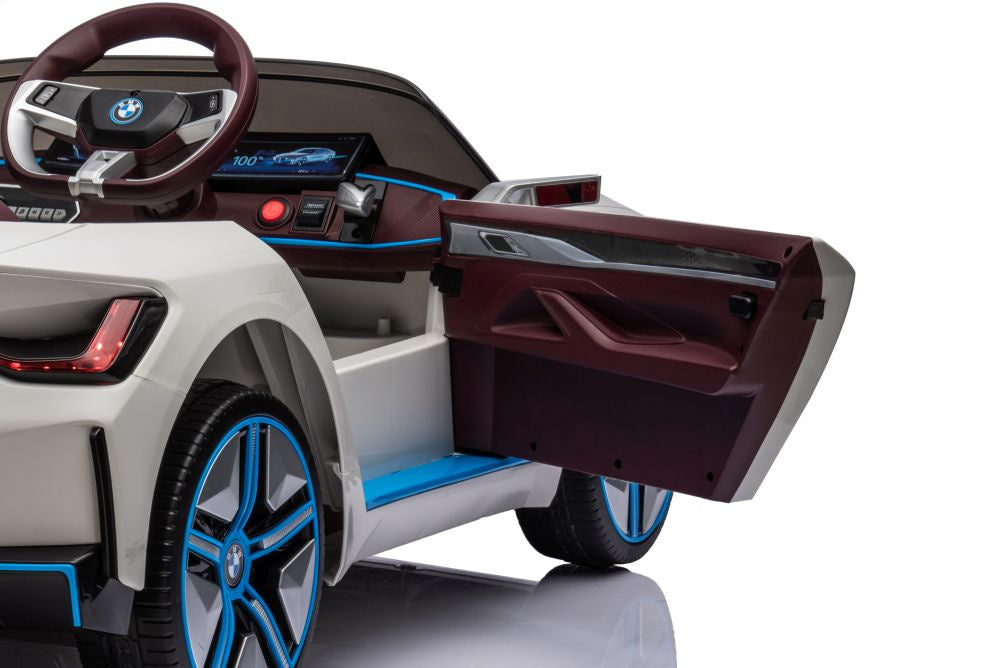 Elektrické auto BMW I4 4x4 na akumulátor bílé