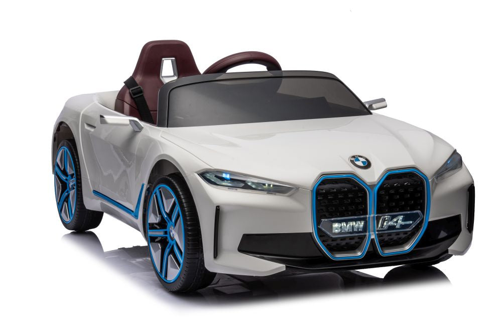 Elektrické auto BMW I4 4x4 na akumulátor bílé