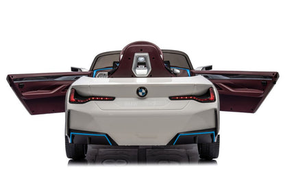 Elektrické auto BMW I4 4x4 na akumulátor bílé