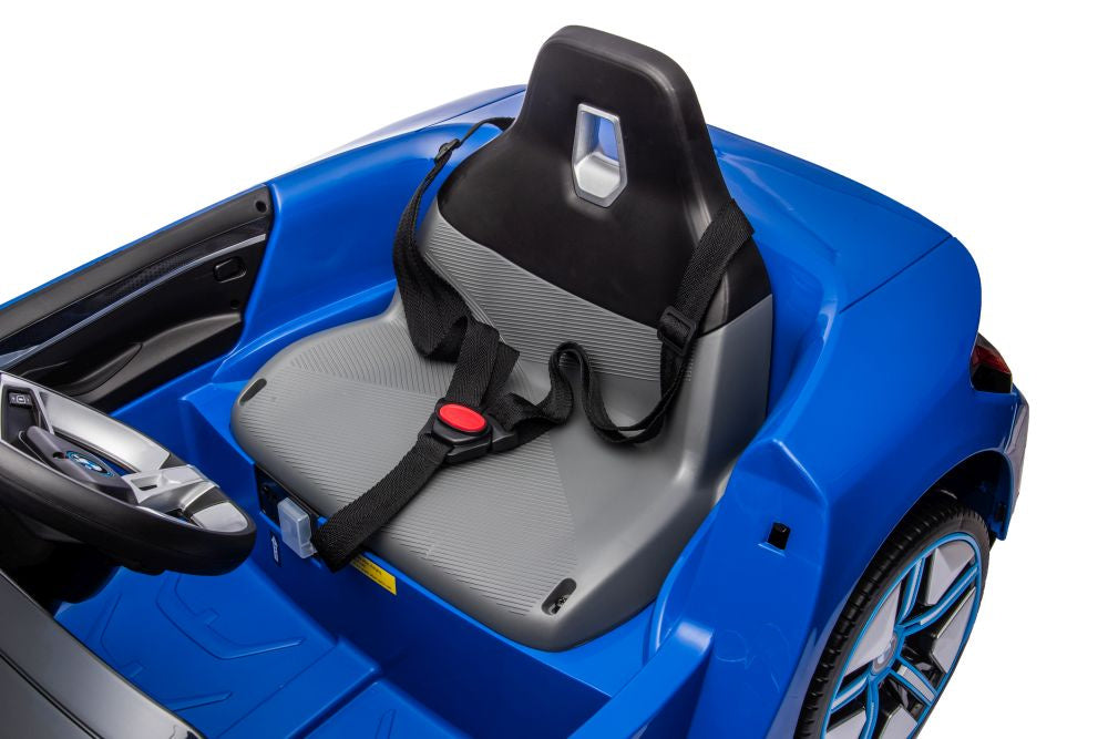 Elektrické auto BMW I4 – 4x4 pohon modré | BMW