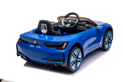 Elektrické auto BMW I4 – 4x4 pohon modré | BMW