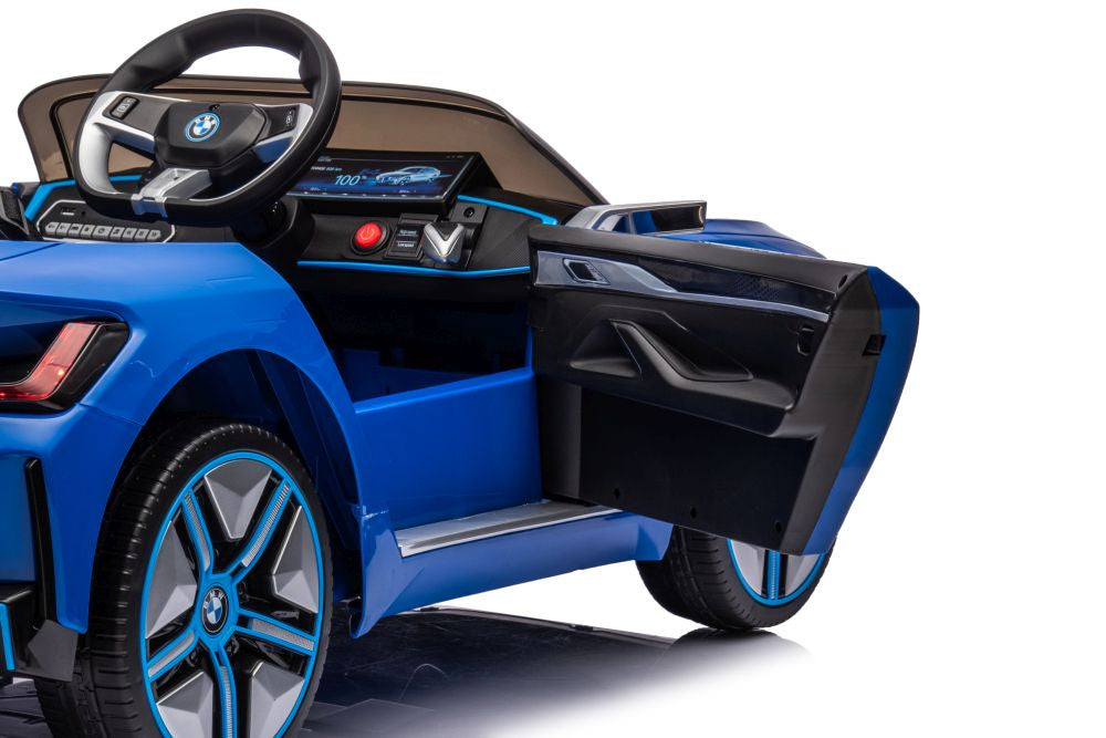 Elektrické auto BMW I4 – 4x4 pohon modré | BMW