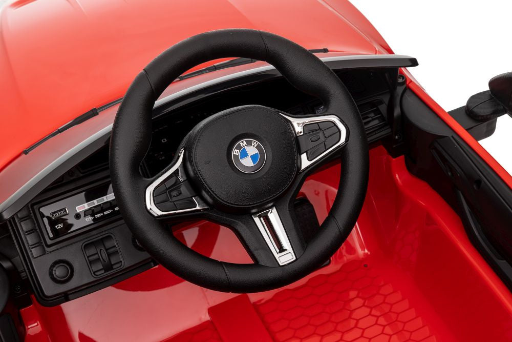 Elektrické auto BMW M4 – na akumulátor červené | BMW