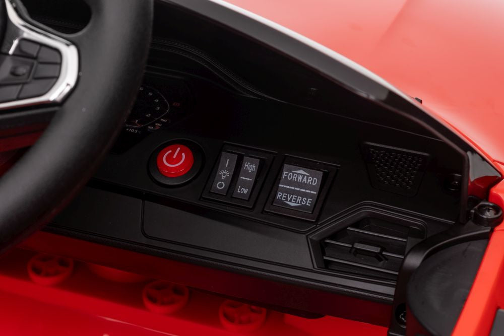 Elektrické auto BMW M4 – na akumulátor červené | BMW