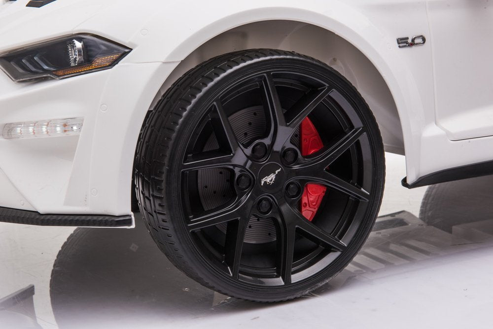 Elektrické auto Ford Mustang GT s driftem a dálkovým ovládáním bílé