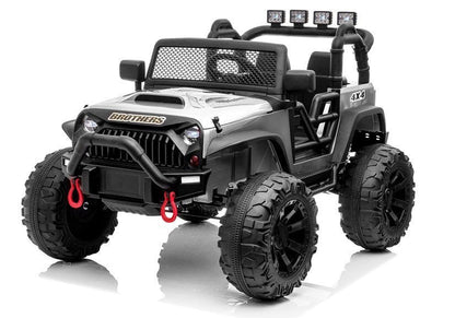 Elektrické auto Jeep JC666 na akumulator lakované stříbrné