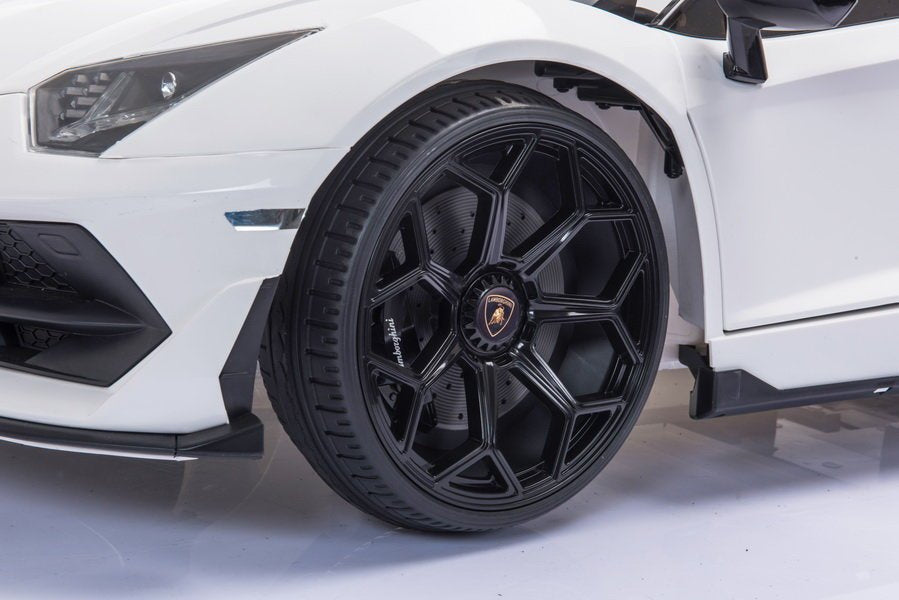 Elektrické auto Lamborghini Aventador na akumulátor – bílé
