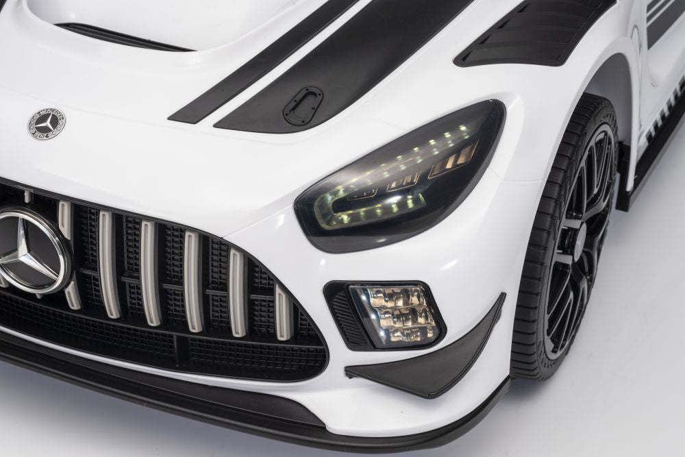 Elektrické auto Mercedes AMG GT3 s akumulátorem bílé
