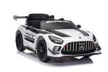 Elektrické auto Mercedes AMG GT3 s akumulátorem bílé