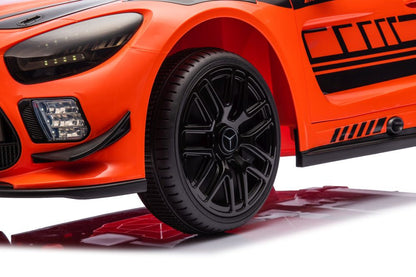 Elektrické auto Mercedes AMG GT3 s akumulátorem oranžové