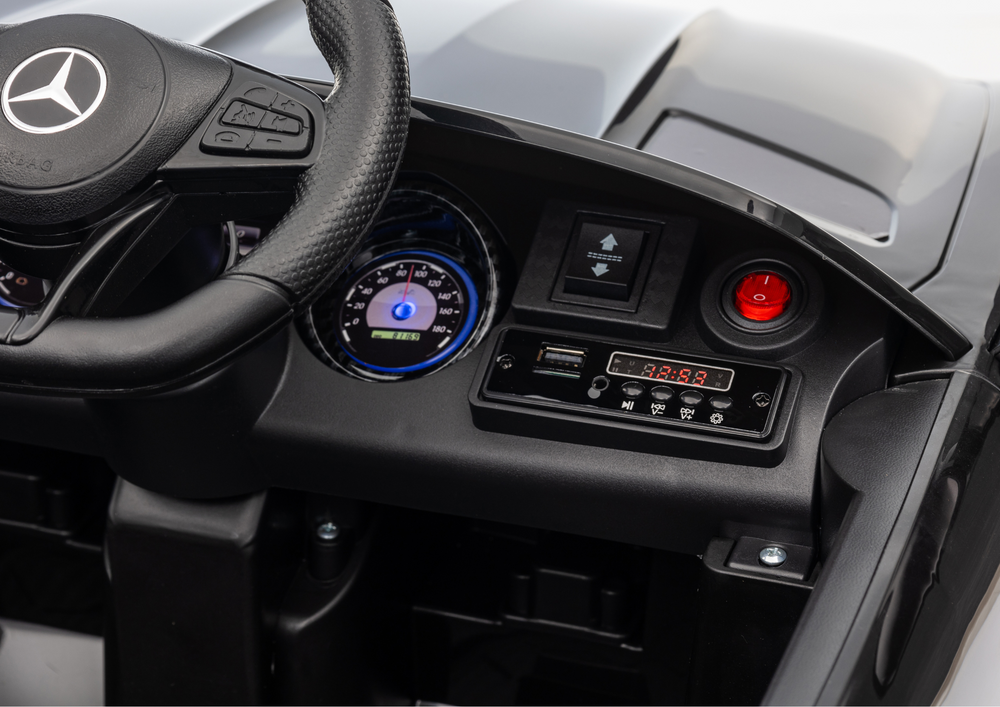 Elektrické auto Mercedes GTR s dálkovým ovládáním černé