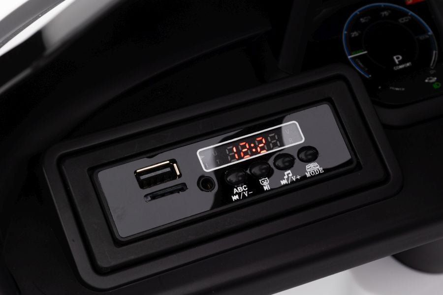Elektrické auto na akumulátor Audi E Tron GT QLS 6888 bílé