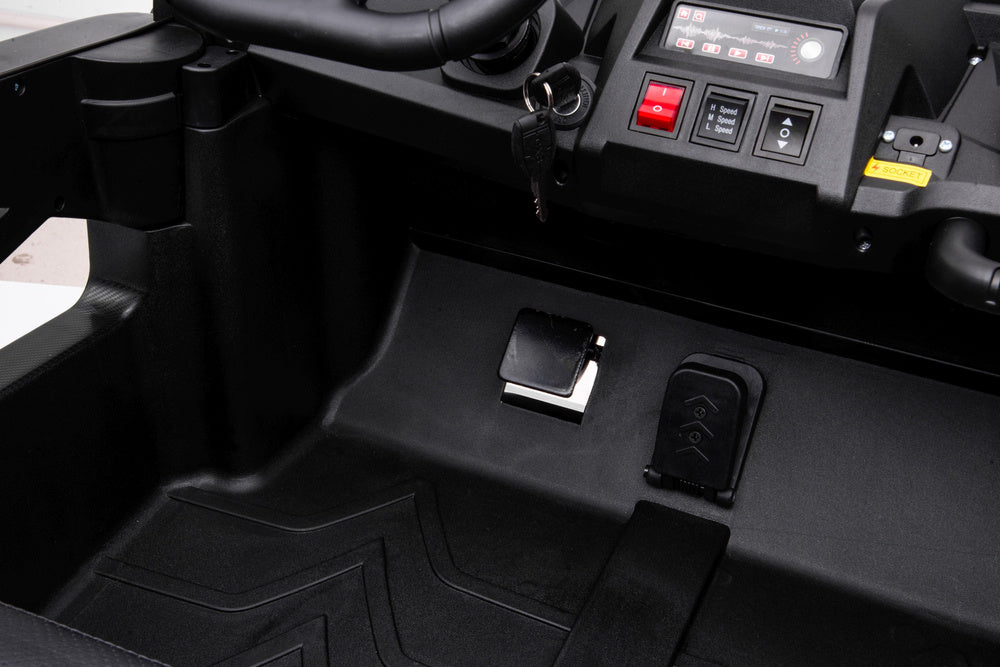 Elektrické auto na akumulátor Buggy STRONG A032 bílé