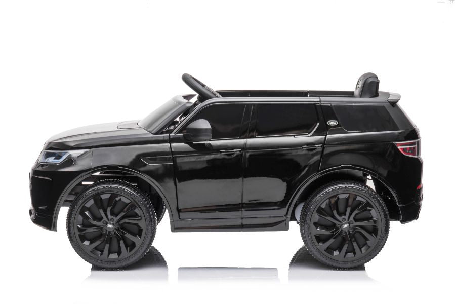 Elektrické auto Range Rover s lakovanou karoserií černé