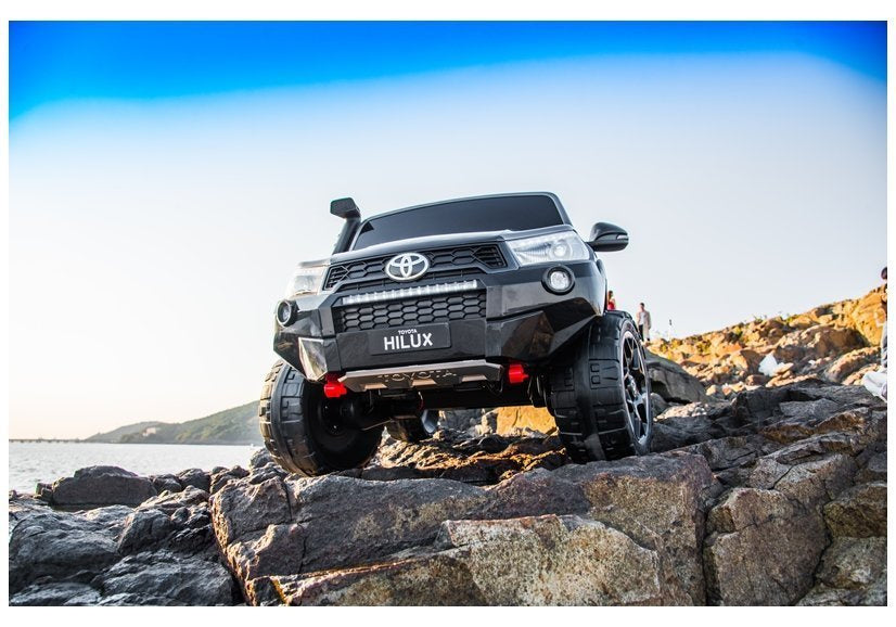 Elektrické auto Toyota Hilux s dálkovým ovládáním černé lakované