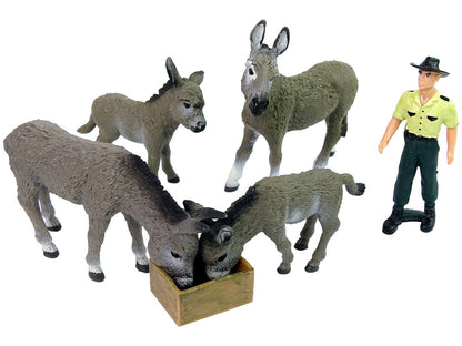 Farmářské figurky čtyři oslíci s rolníkem a ográdkou šedé