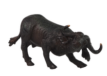 Figurka africký buvol 13 cm – Zvířata světa kolekce