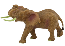 Figurka slona afrického s pozvednutým chobotem Safari