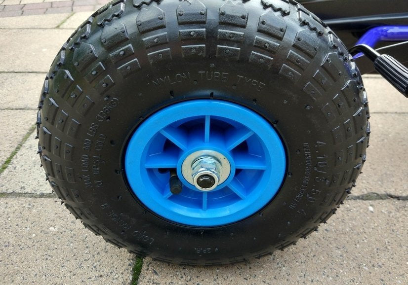 Gokart s nafukovacími koly a ručními brzdami modrý A 15