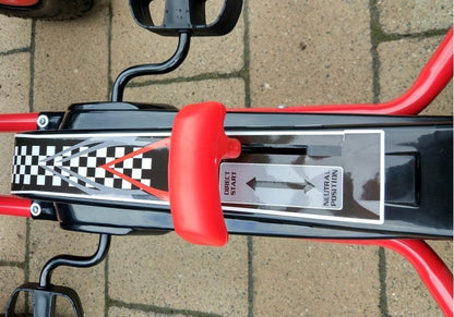 Gokart s ručními brzdami a nastavitelným sedadlem červený