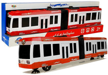 Kloubový autobus s frikčním pohonem červený