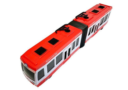 Kloubový autobus s frikčním pohonem červený