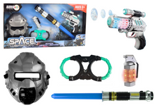 Kosmický bojový set s mečem pistolí maskou a robotem