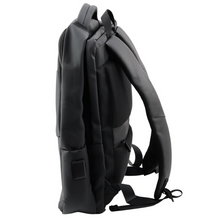 Městský batoh s USB kabelem – černý 16L 41cm na notebook
