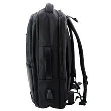 Městský batoh s USB kabelem – černý 26L 45cm | hrudní pás