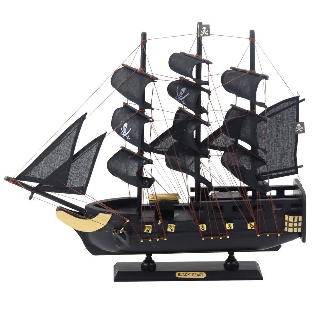 Model pirátské lodi Black Pearl – žaglowiec s černými plachtami
