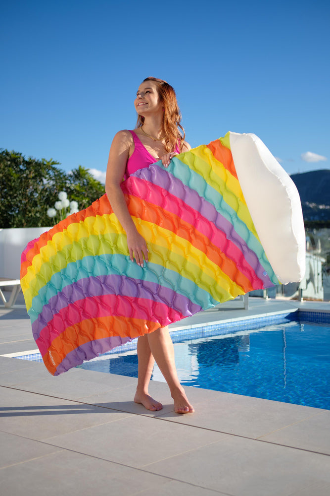 Nafukovací matrace do vody 216x80 cm – s polštářkem | Bestway