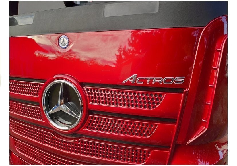 Nákladní auto na akumulátor Mercedes Actros s MP4 červené