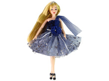 Panenka Emily s pejskem kabelkou a květinami – 30 cm