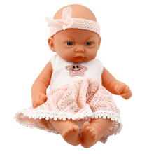 Panenka miminko v růžových šatech – s krajkou a čelenkou 24cm