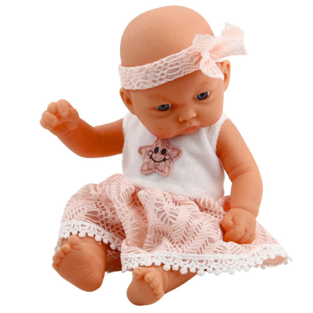 Panenka miminko v růžových šatech – s krajkou a čelenkou 24cm