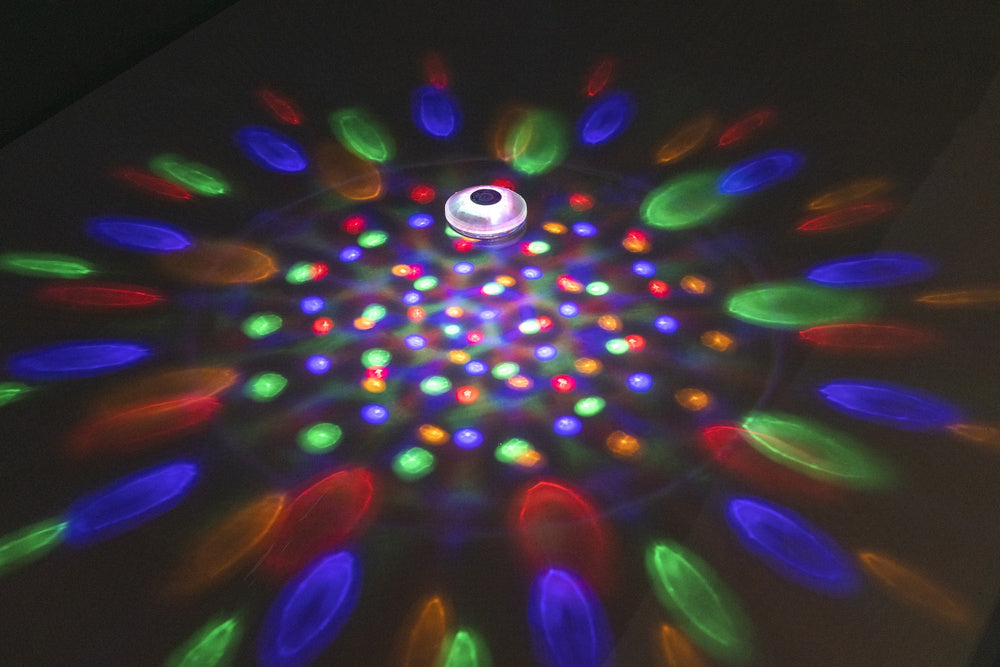 Plovoucí LED lampa do bazénu na baterie – Bestway 58419